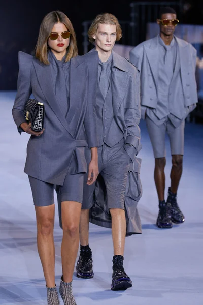Look 25